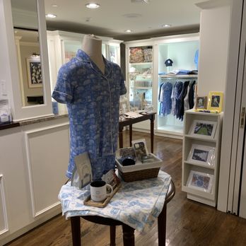 The Carolina Inn - Destination by Hyatt - Gift shop - Hotels Near Me - Chapel Hill, North Carolina The Carolina Inn - Destination by Hyatt - Gift shop - Hotels Near Me - Chapel Hill, North Carolina