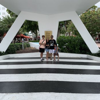 Lincoln Road - Shopping Centers Near Me - Miami Beach, Florida Lincoln Road - Shopping Centers Near Me - Miami Beach, Florida