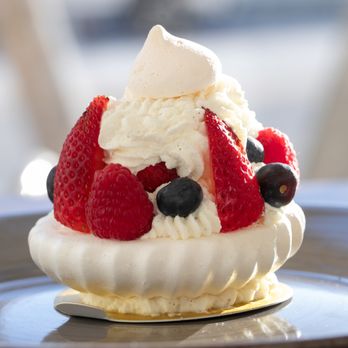 Douceurs & Tralala - pavlova - Bakeries Near Me - Miami Beach, Florida