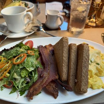 Pershing Square - Eggs, bacon toast and a salad. - American Near Me - New York, New York Pershing Square - Eggs, bacon toast and a salad. - American Near Me - New York, New York
