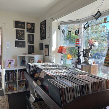 Loyalty Bookstores - Yes! These are more greatly priced vinyls at the front - Bookstores Near Me - Silver Spring, Maryland