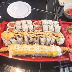 Spicy Tuna, Chef special, lucky mango, salmon sushi