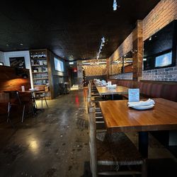 Olivella's Pizza and Wine - Fort Worth - Dining