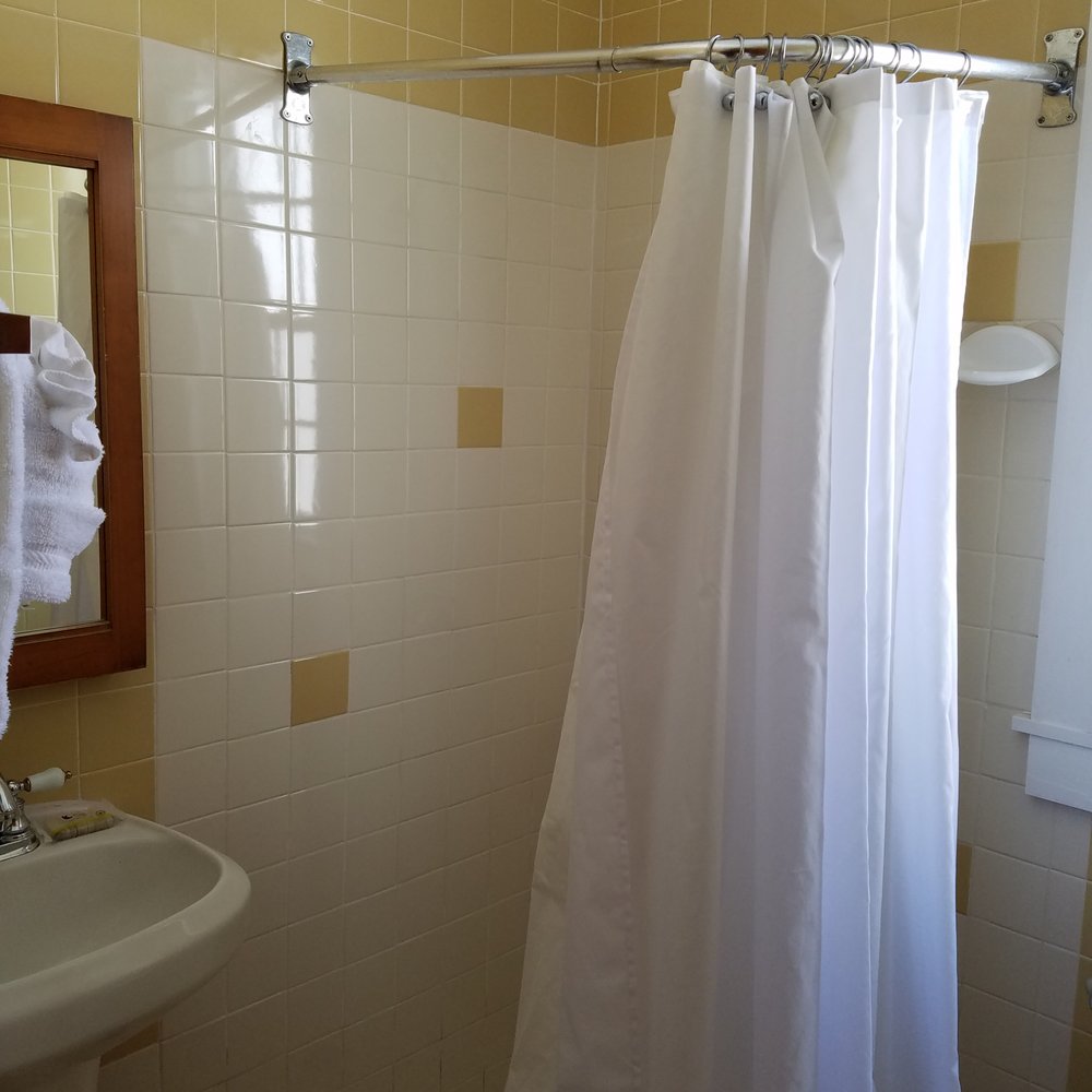 L'habitation Guest House - Deluxe king room #16 - Hotels Near Me - Key West, Florida