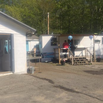 Karen's Hideaway - Place - Seafood Near Me - Boothbay, Maine