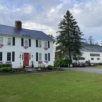 1810 House Bed & Breakfast - 1810 House B&B and Antiques Barn - Bed & Breakfast Near Me - Wolfeboro, New Hampshire