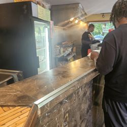 Binzini’s - Food station