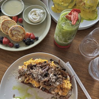 Mood - Breakfast & Brunch Near Me - Los Angeles, California