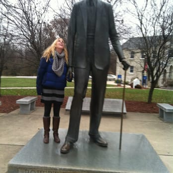 World's Tallest Man Statue - I'm almost as tall... - Local Flavor Near Me - Alton, Illinois World's Tallest Man Statue - I'm almost as tall... - Local Flavor Near Me - Alton, Illinois