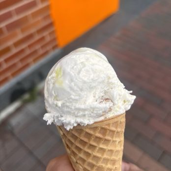 Jeni's Splendid Ice Creams - Lemon custard dairy free ice cream - Ice Cream & Frozen Yogurt Near Me - Chicago, Illinois Jeni's Splendid Ice Creams - Lemon custard dairy free ice cream - Ice Cream & Frozen Yogurt Near Me - Chicago, Illinois