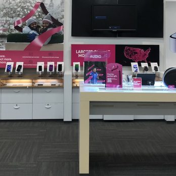 T-Mobile - 12.1.2021. - Mobile Phones Near Me - Atlanta, Georgia