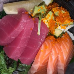Cafe in Tokyo - Sashimi salad