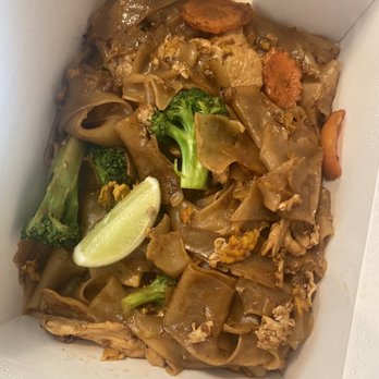 THAI 4 U - Chicken Pad Z Ew - Thai Near Me - Vancouver, Washington THAI 4 U - Chicken Pad Z Ew - Thai Near Me - Vancouver, Washington