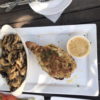 Sal's Ballyhoo's - Seafood Near Me - Key Largo, Florida