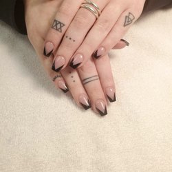 Hollywood Nails