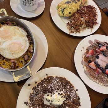 Maple & Hash - Breakfast & Brunch Near Me - West Dundee, Illinois Maple & Hash - Breakfast & Brunch Near Me - West Dundee, Illinois