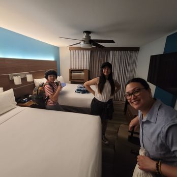 Holiday Inn Express Waikiki - Hotels Near Me - Honolulu, Hawaii