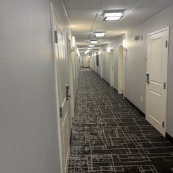 TownePlace Suites by Marriott Vernal - Elegantly nice hallway.