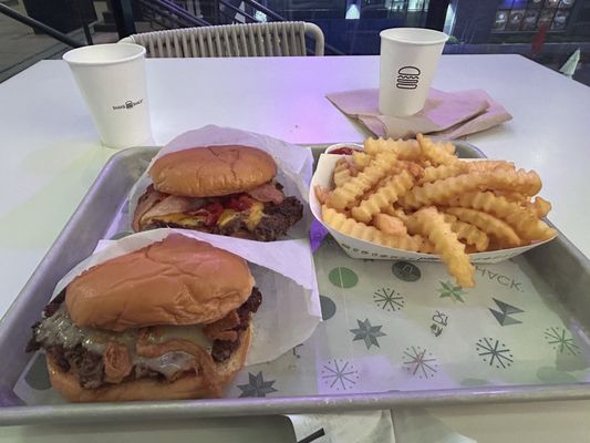 Shake Shack Bay Street by null
