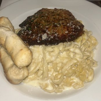 Picasso's - Fettuccine Alfredo with a Chicken Cutlet - Pizza Near Me - Jacksonville, Florida Picasso's - Fettuccine Alfredo with a Chicken Cutlet - Pizza Near Me - Jacksonville, Florida