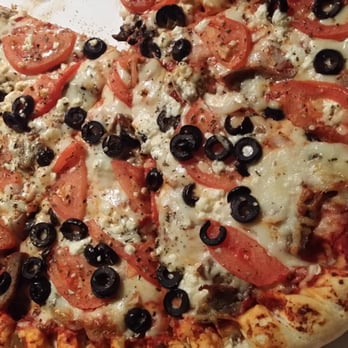 Frato's Culinary Kitchen - Could have used some gyro on our pizza. Our vegetarian friends could have gotten this and eaten it. - Burgers Near Me - Schaumburg, Illinois