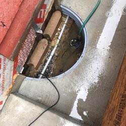 Celebrity Pools & Spa - No drainage.