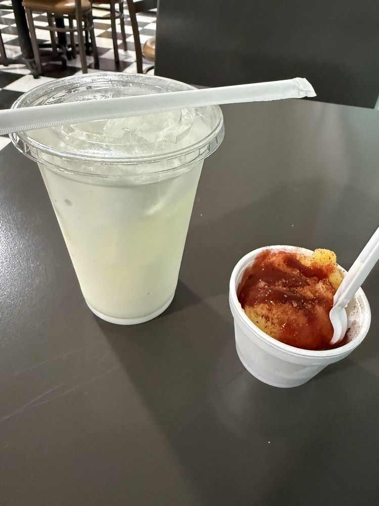 Neveria El Chavo Logo