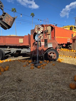 Simonian Farms by null