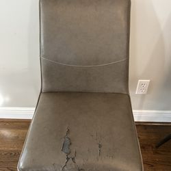 Mobilia Contemporary Furniture - Chair