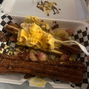 Mr. Churro - They look really really pretty. The taste is a hard no - Desserts Near Me - Anaheim, California