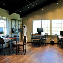 K Hollis Jewelers, Boutique & Wine Bar - Book a free consultation and enjoy our intimate one-on-one appointment atmosphere for bridal, custom designs, redesigns, and more.