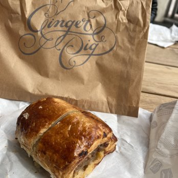 Ginger Pig - traditional sausage roll - Meat Shops Near Me - London, XGL Ginger Pig - traditional sausage roll - Meat Shops Near Me - London, XGL