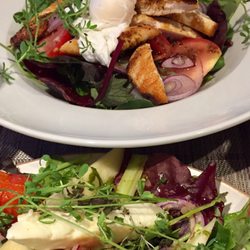 7th Heaven Bistro & Cafe - Main course salads