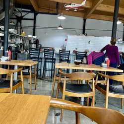Hangar 12 - Dining room
