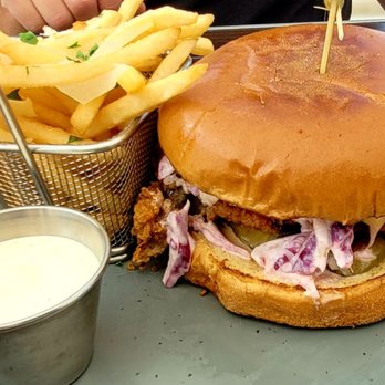 Braxton's Kitchen - Sandwich looks great - Breakfast & Brunch Near Me - Camarillo, California Braxton's Kitchen - Sandwich looks great - Breakfast & Brunch Near Me - Camarillo, California