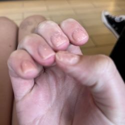 Red Handed Nails Salon & Spa - Chipping at the salon