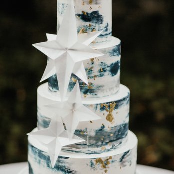 Dream Cakes - Dreamcakes!  Photo by Dylan Howell, coordination by Bridal Bliss - Desserts Near Me - Portland, Oregon