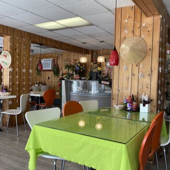 Oasis vietnamese restaurant - Dining room - Vietnamese Near Me - Lake George, New York Oasis vietnamese restaurant - Dining room - Vietnamese Near Me - Lake George, New York