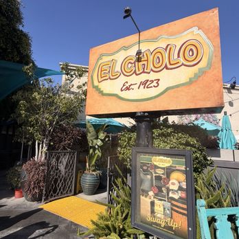 El Cholo - The entrance - Mexican Near Me - Newport Beach, California El Cholo - The entrance - Mexican Near Me - Newport Beach, California