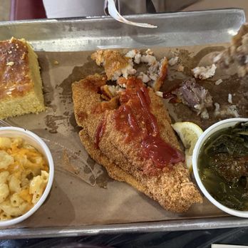 Mamma Lou’s - Catfish plate - Soul Food Near Me - Windcrest, Texas