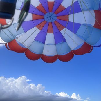 Playa Caracol - Parasailing  and beautiful views and lighthouse. Beautiful skies and great clouds and beautiful beaches and beautiful sunny  skies - Beaches Near Me - Cancún, ROO