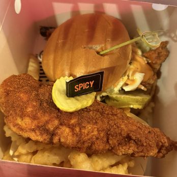 Houston TX Hot Chicken - Sandwich & Tender - Sandwiches Near Me - Las Vegas, Nevada Houston TX Hot Chicken - Sandwich & Tender - Sandwiches Near Me - Las Vegas, Nevada