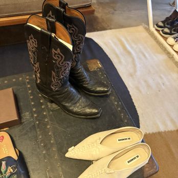 Moss Designer Consignment - Accessories Near Me - Austin, Texas