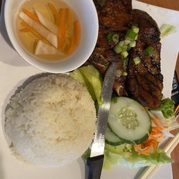 R1- Combo Rice Plate Com Suon, Canh Ga, Cha Gio R1- Combo Rice Plate Com Suon, Canh Ga, Cha Gio
