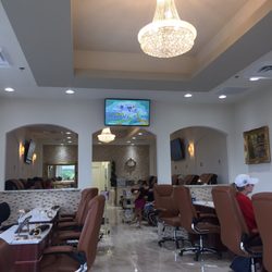 Victoria 528 Nails & Spa - Beautiful