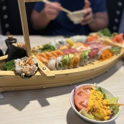 Kasai Sushi Bar & Kitchen - Sushi boat