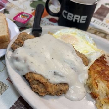 Maggies On Meeker - Country Chicken Fried Steak, 2 Eggs Breakfast - American Near Me - Kent, Washington