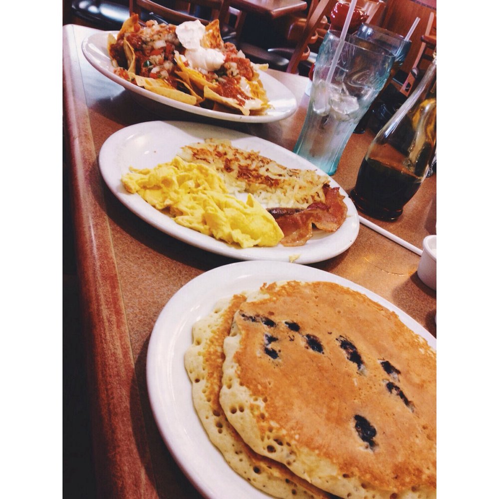 Denny's - Huge nachos appetizer Blueberry pancake breakfast platter (comes eggs, bacon/sausage & hashbrowns) for 8$ - Diners Near Me - Katy, Texas Denny's - Huge nachos appetizer Blueberry pancake breakfast platter (comes eggs, bacon/sausage & hashbrowns) for 8$ - Diners Near Me - Katy, Texas