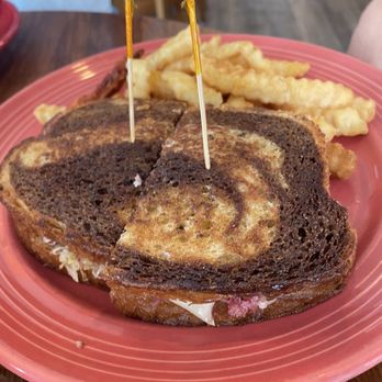 Conch Cafe - Reuben ssndwich - Seafood Near Me - Garden City, South Carolina