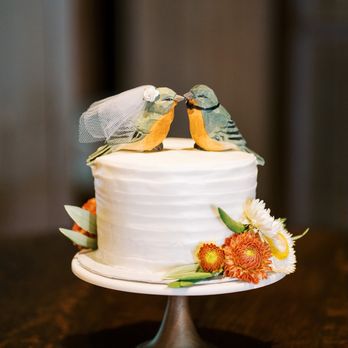 Marin Cake Studio - Our beautiful 6" cutting cake! (Photo by Annie Hall Photography) - Bakeries Near Me - San Rafael, California